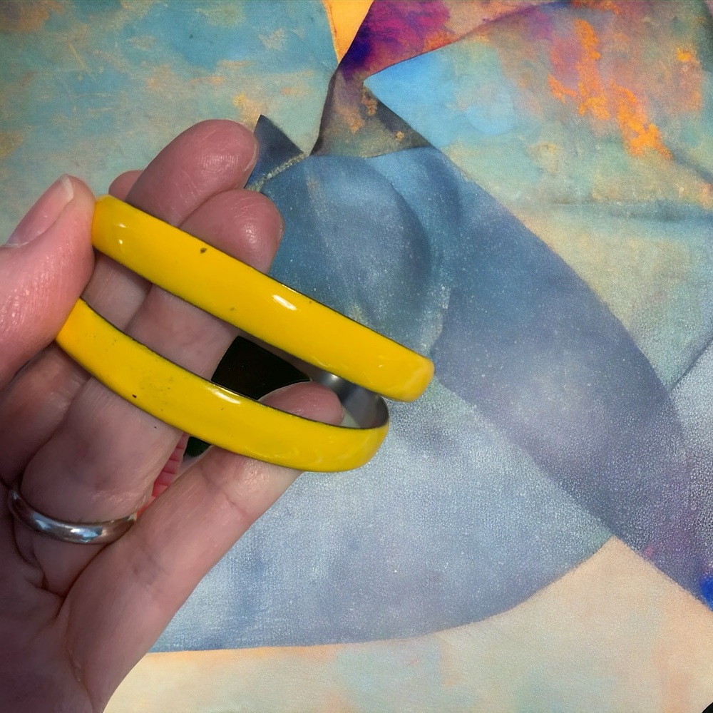 2 vintage bangle bracelets, 80’s